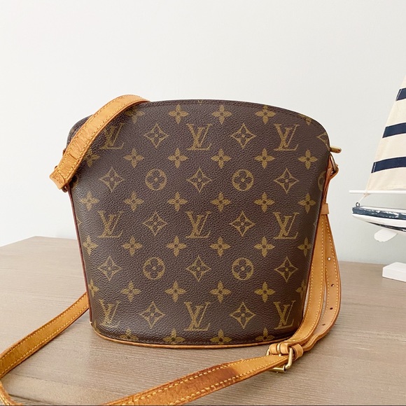 ♥️DROUOT♥️ Authentic Louis Vuitton Crossbody! - Picture 2 of 7
